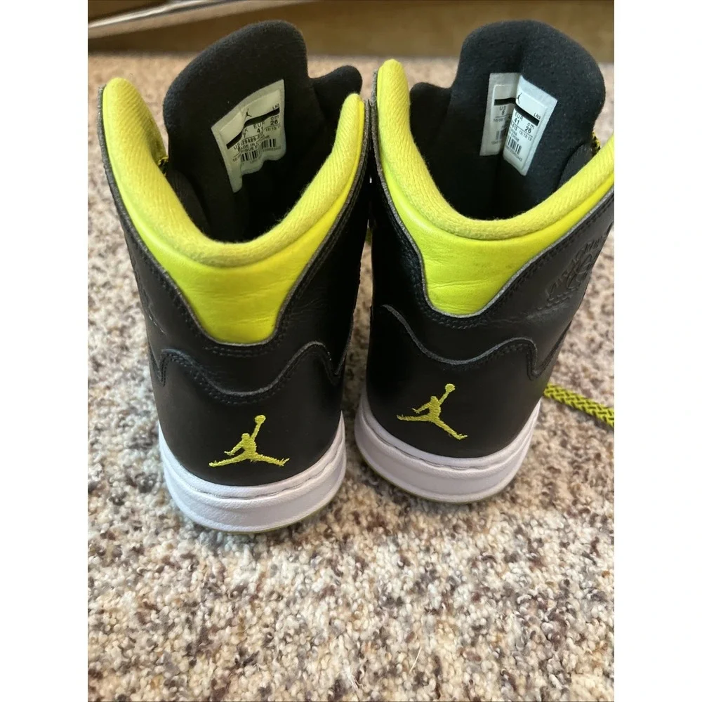 Air Jordan Black Green Leather 2013 Size 8 US 41 EU‎ Great Condition 429489-013